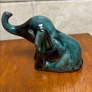 Blue Mountain Pottery - Baby Elephant - amazing condition - super cute